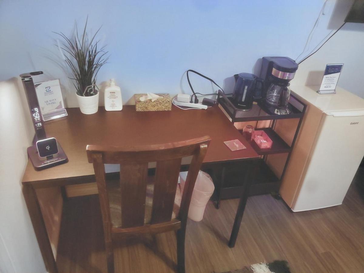 Booking - Conrad -Single Room - Self Check-In Γκατινό Εξωτερικό φωτογραφία